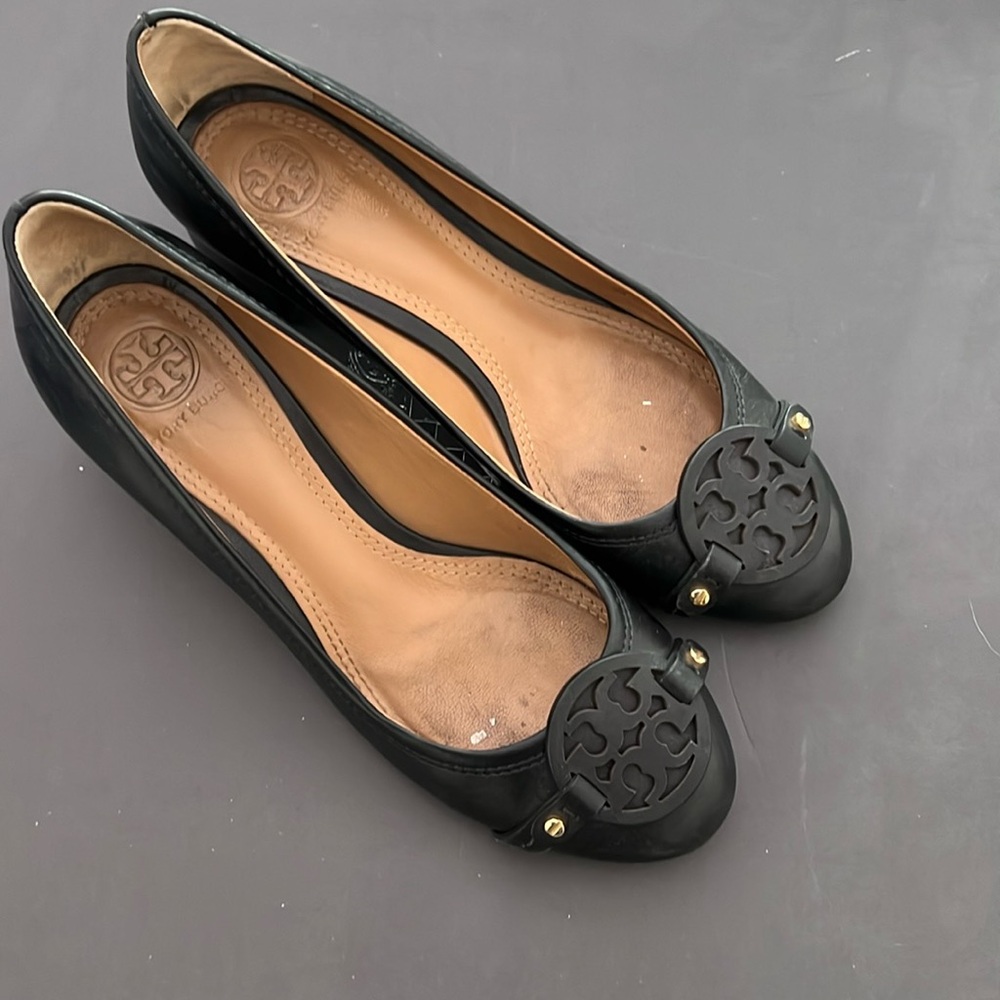 Tory Burch 2” black leather pumps, size 6